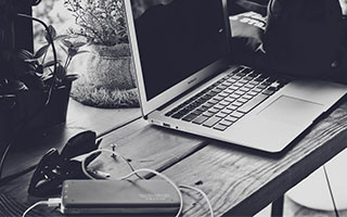 16亿豪船引内斗！曼联老板起诉奥运冠军，昔日盟友彻底撕破脸